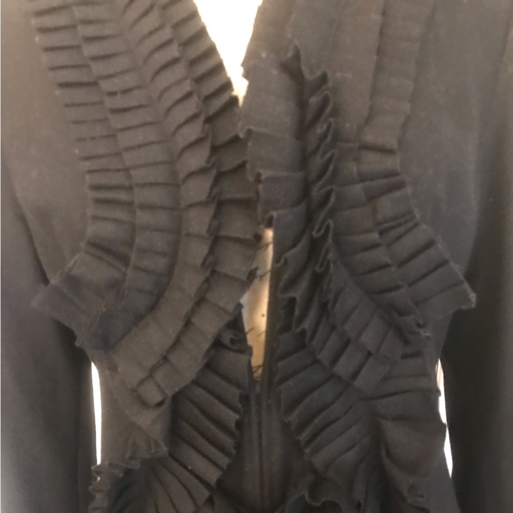 RYU:black NWT wool lined pleated flower blazer. NWT. Sz L. Stunning!!!!!!